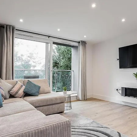 Stylish Town Centre Apartment, W Parking, Nr Beach Bournemouth Exterior photo