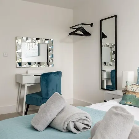 Stylish Town Centre Apartment, W Parking, Nr Beach Bournemouth Exterior photo