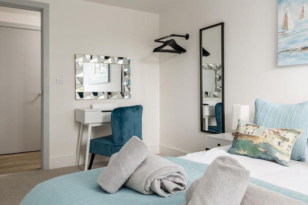 Stylish Town Centre Apartment, W Parking, Nr Apartment *