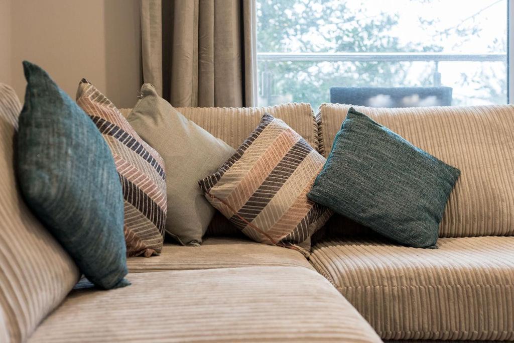 Stylish Town Centre Apartment, W Parking, Nr * Bournemouth